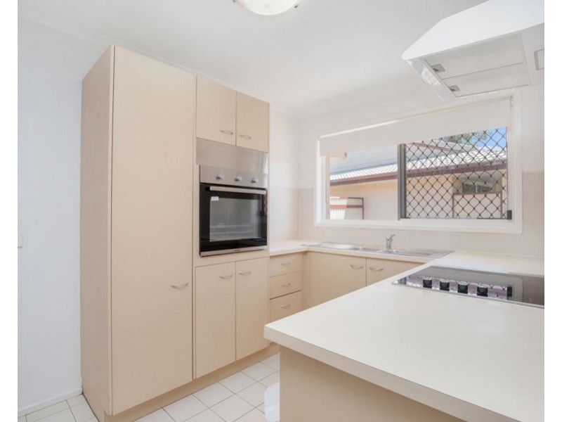 6/128 Benowa Road, Southport QLD 4215