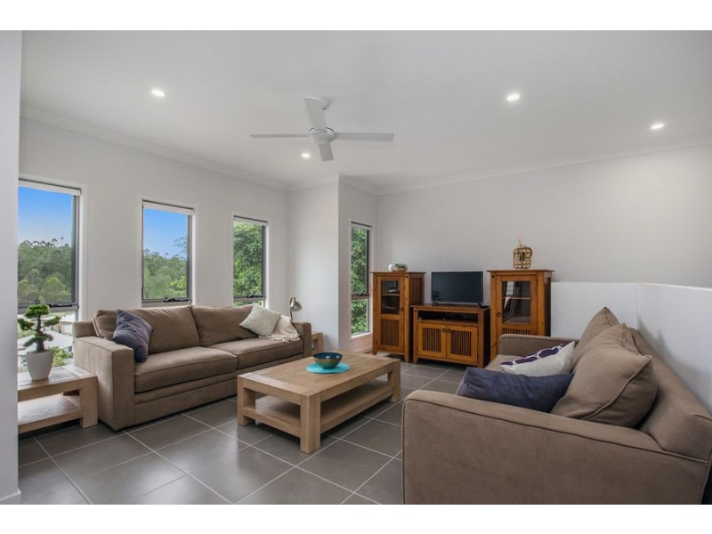 6 8 Morning sun court, Maudsland QLD 4210