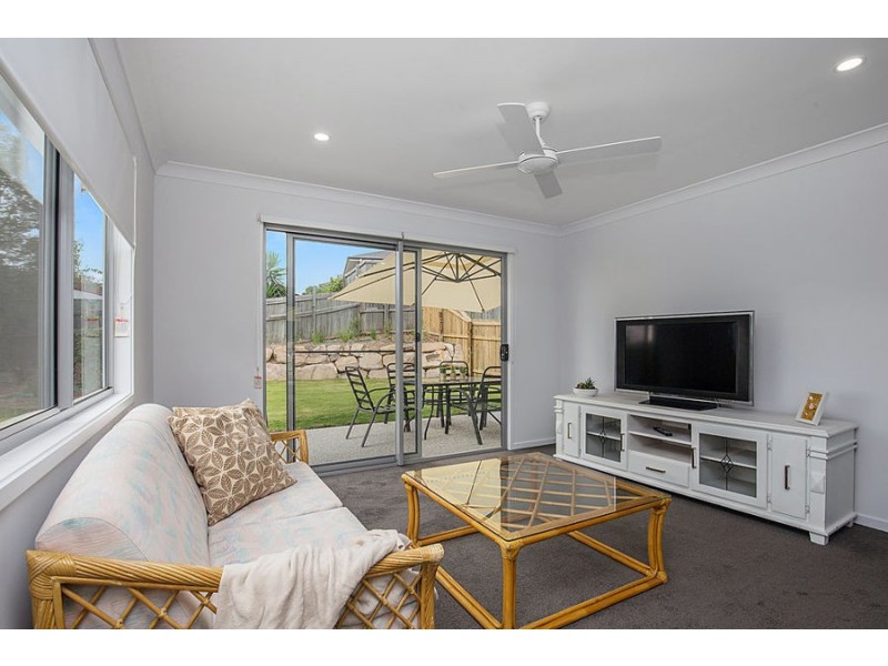 6 8 Morning sun court, Maudsland QLD 4210