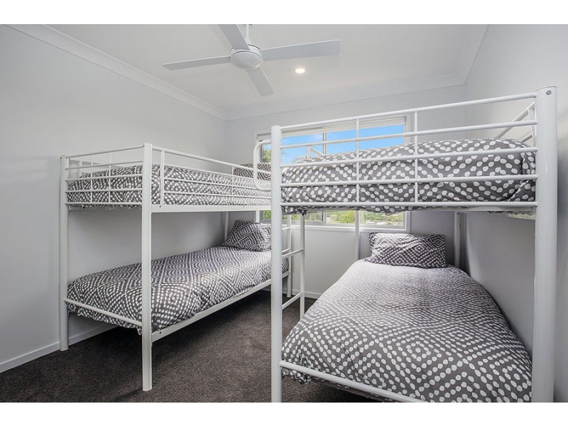 6 8 Morning sun court, Maudsland QLD 4210
