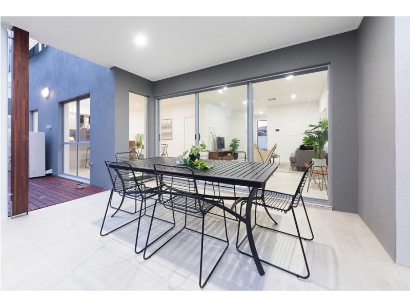 29 Blake Street, Southport QLD 4215