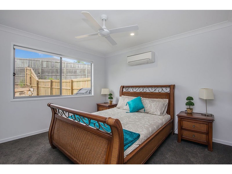8 Morning Sun Court, Pacific Pines QLD 4211