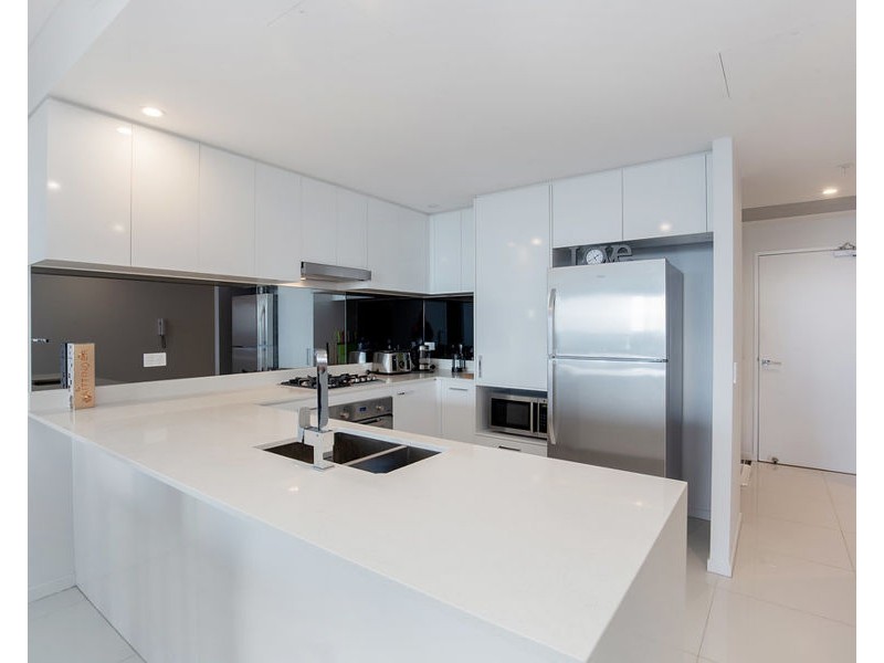 Unit 11102 Waterpoint Residences, 5 Harbourside court, Biggera Waters QLD 4216
