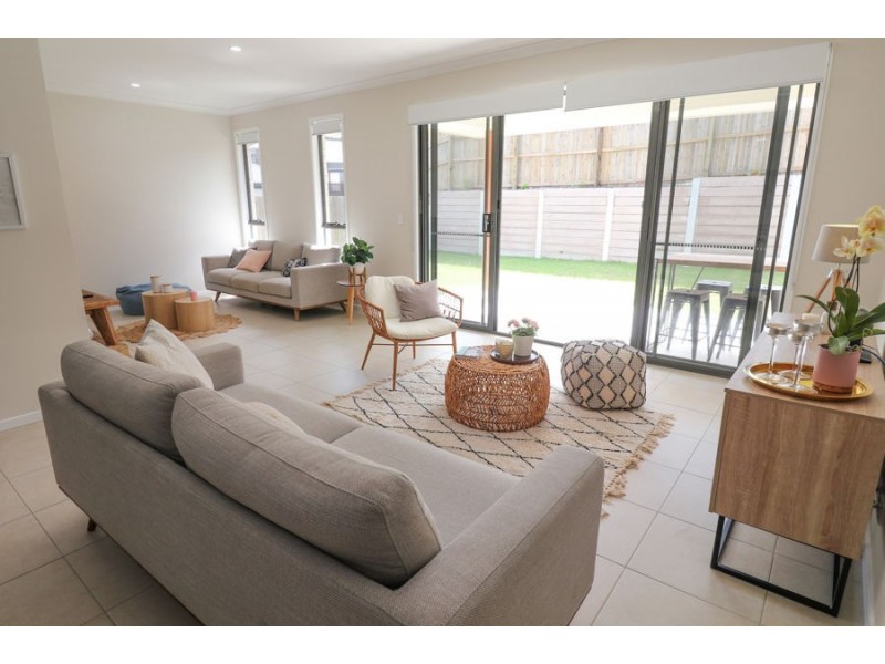 3 GALAH ST, Maudsland QLD 4210