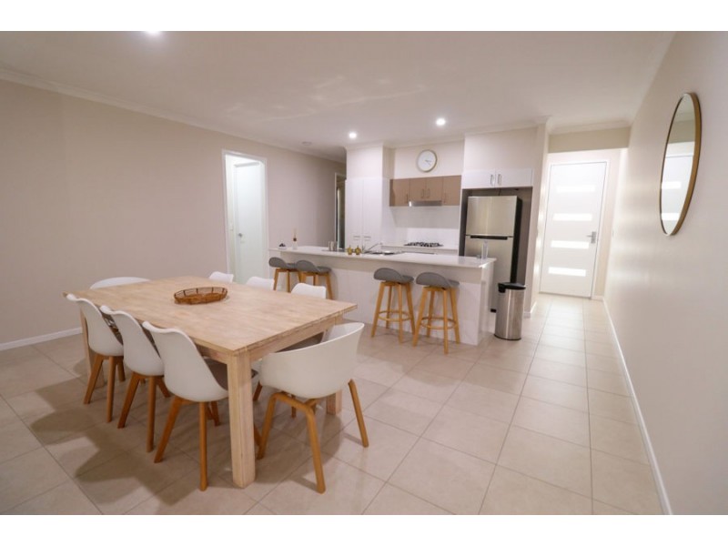 3 GALAH ST, Maudsland QLD 4210
