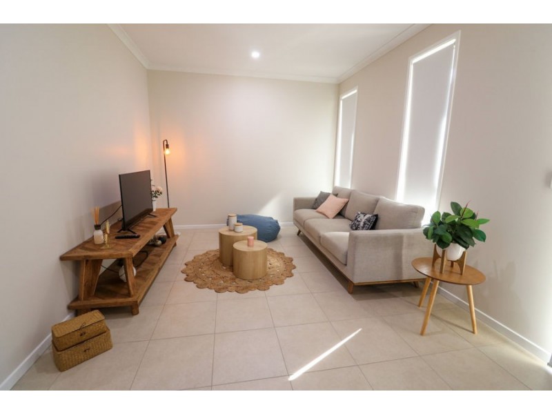 3 GALAH ST, Maudsland QLD 4210