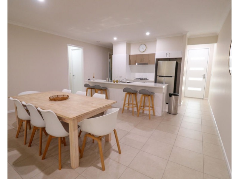 3 GALAH ST, Maudsland QLD 4210