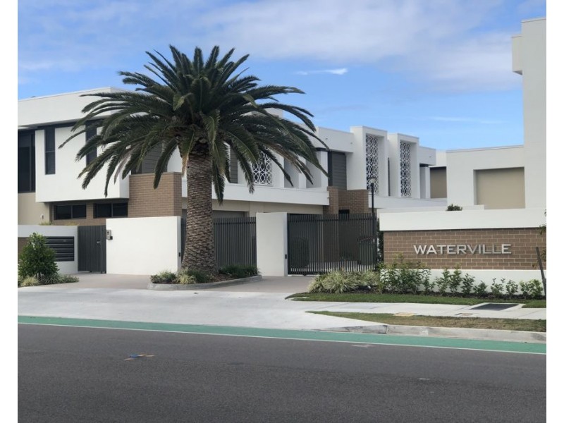 2/37 Sickle Avenue, Hope Island QLD 4212