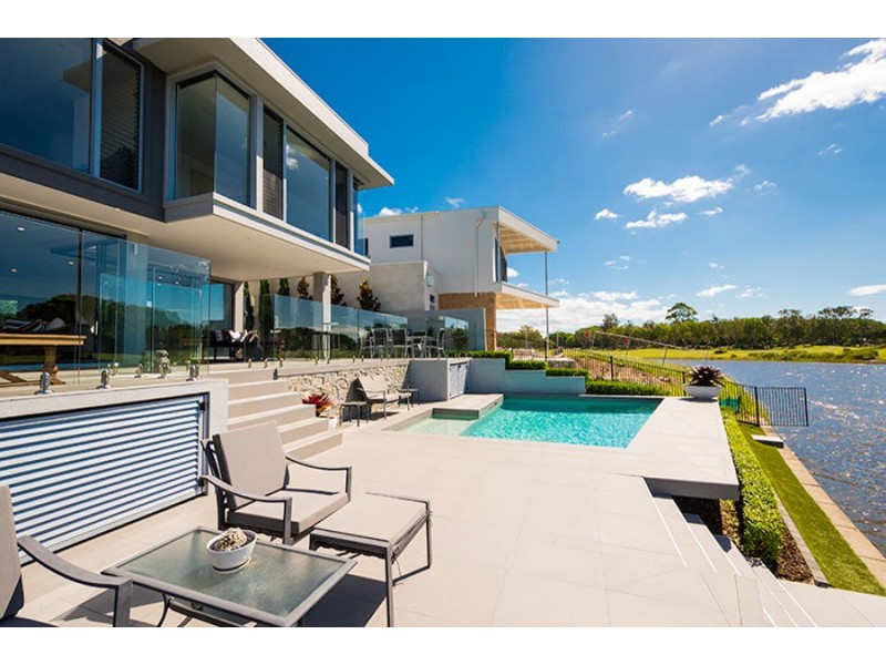 Hope Island QLD 4212