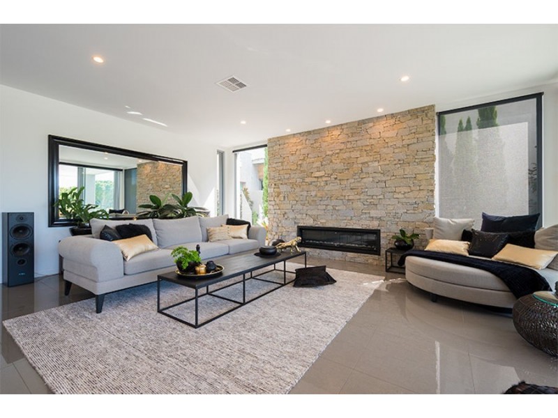 Hope Island QLD 4212