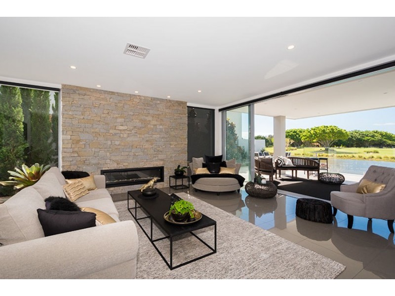 Hope Island QLD 4212