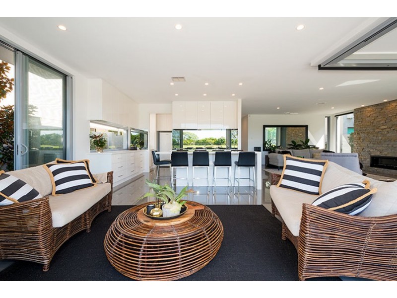 Hope Island QLD 4212