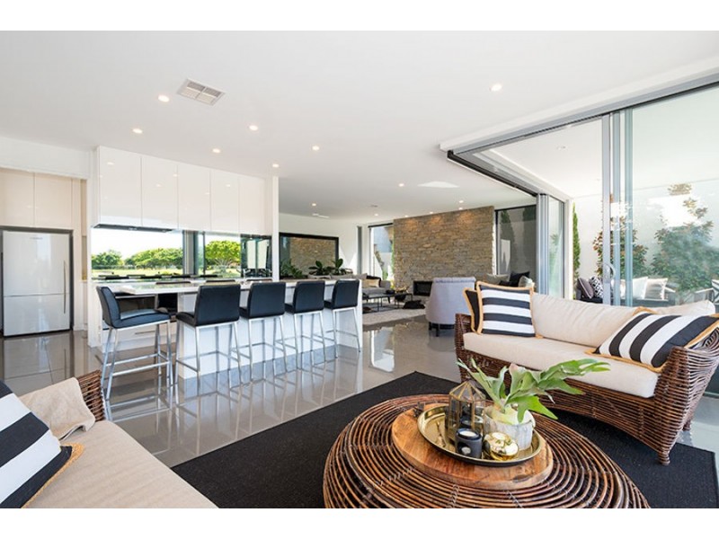 Hope Island QLD 4212