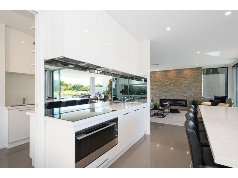 Hope Island QLD 4212