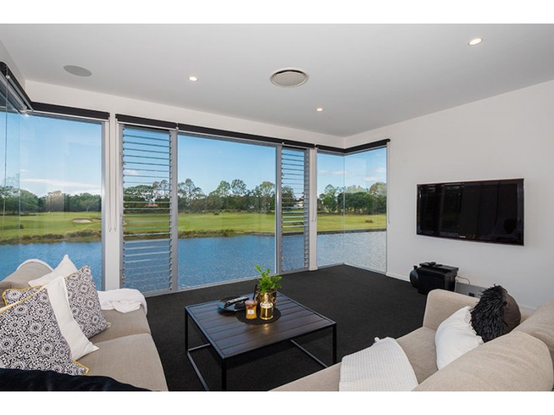 Hope Island QLD 4212