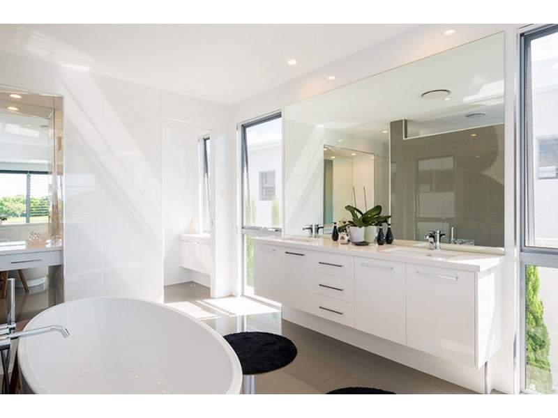 Hope Island QLD 4212