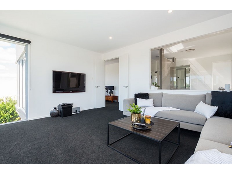 Hope Island QLD 4212