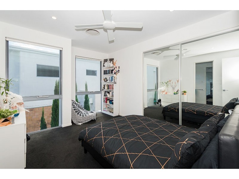 Hope Island QLD 4212