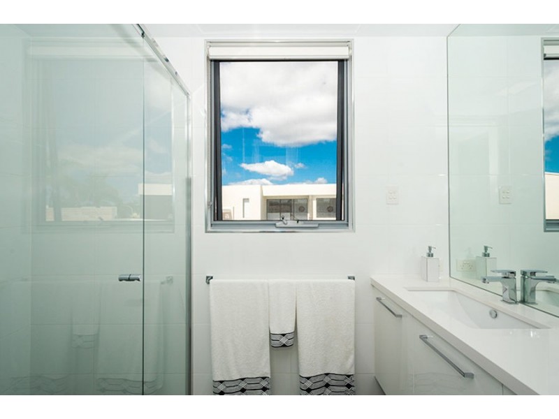 Hope Island QLD 4212