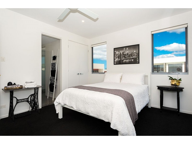 Hope Island QLD 4212