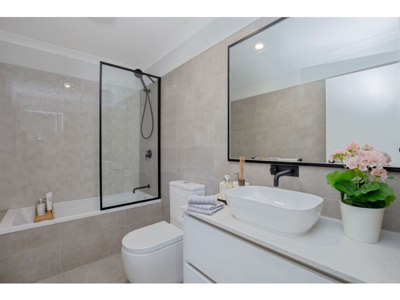2/56 Gawthern Street, Pimpama QLD 4209