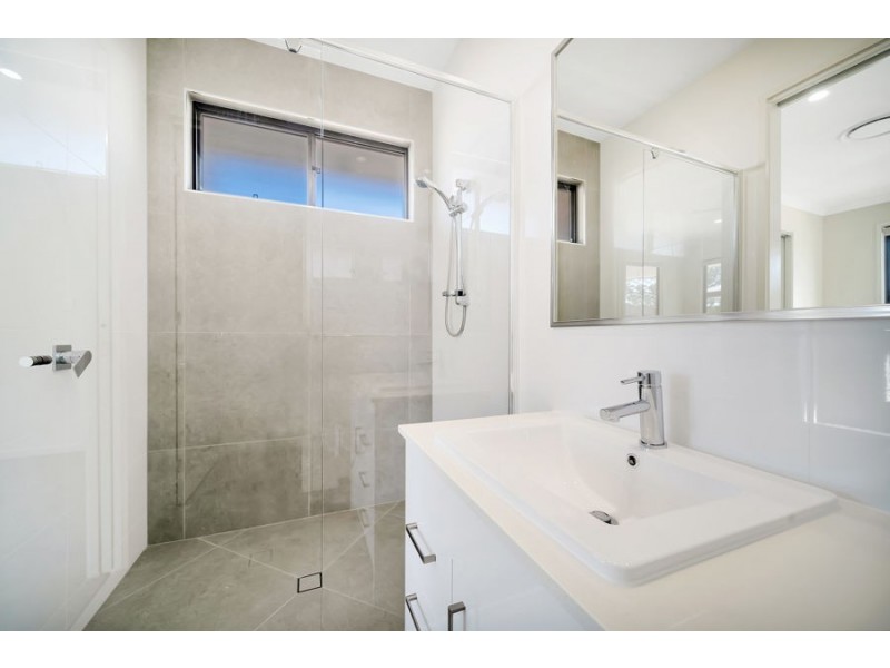 58 McConaghy St, Mitchelton QLD 4053