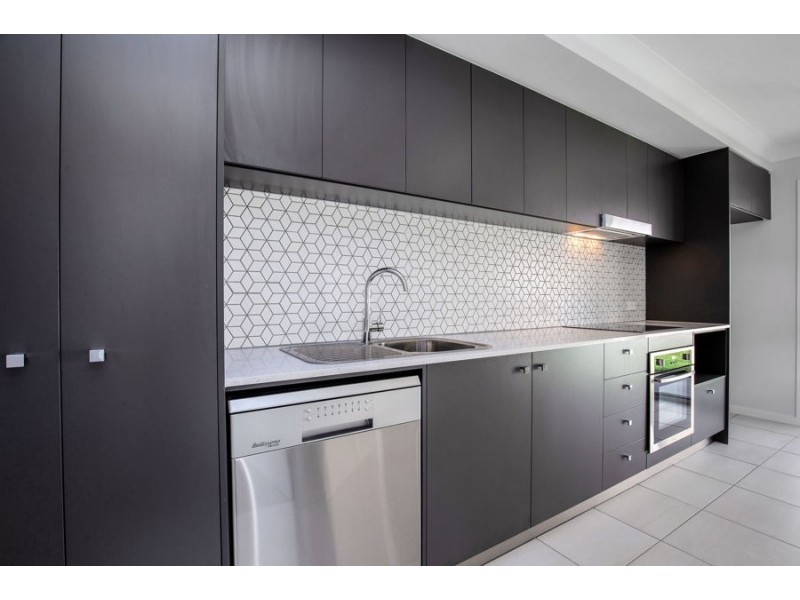 1/71 Village Blvd, Pimpama QLD 4209