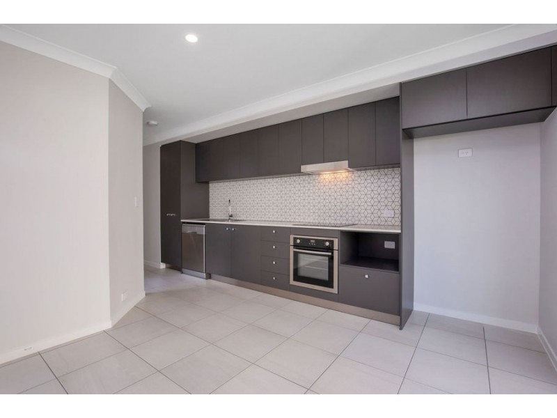 1/71 Village Blvd, Pimpama QLD 4209
