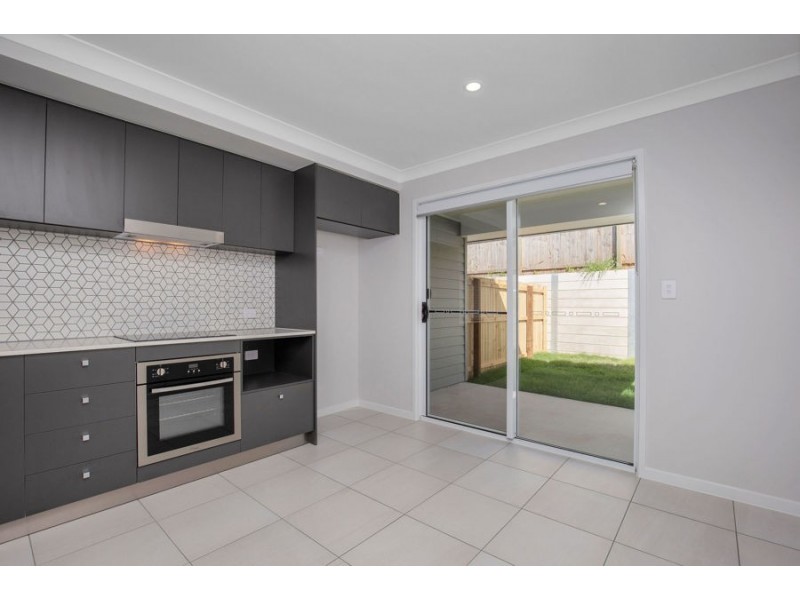 1/71 Village Blvd, Pimpama QLD 4209