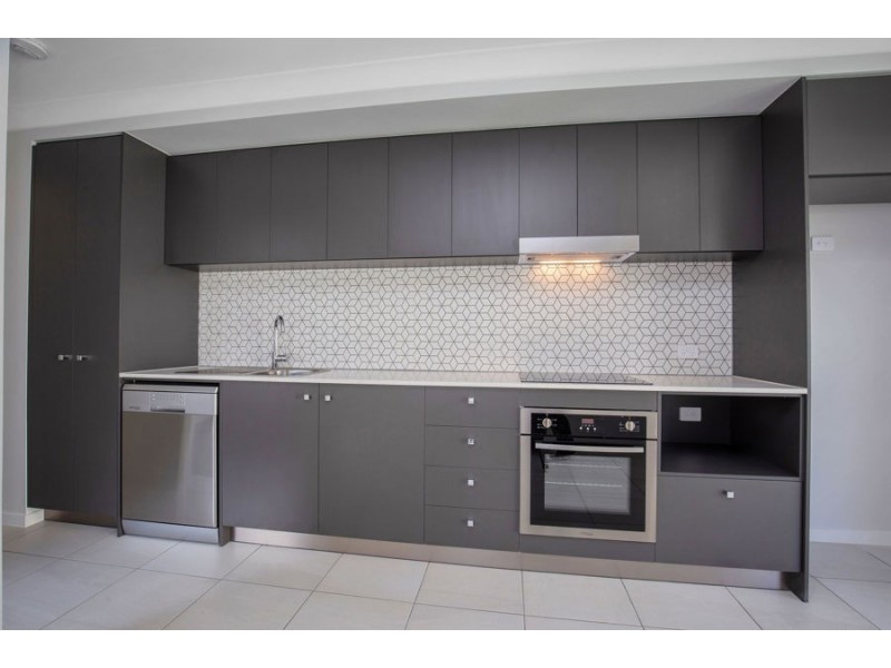 1/71 Village Blvd, Pimpama QLD 4209