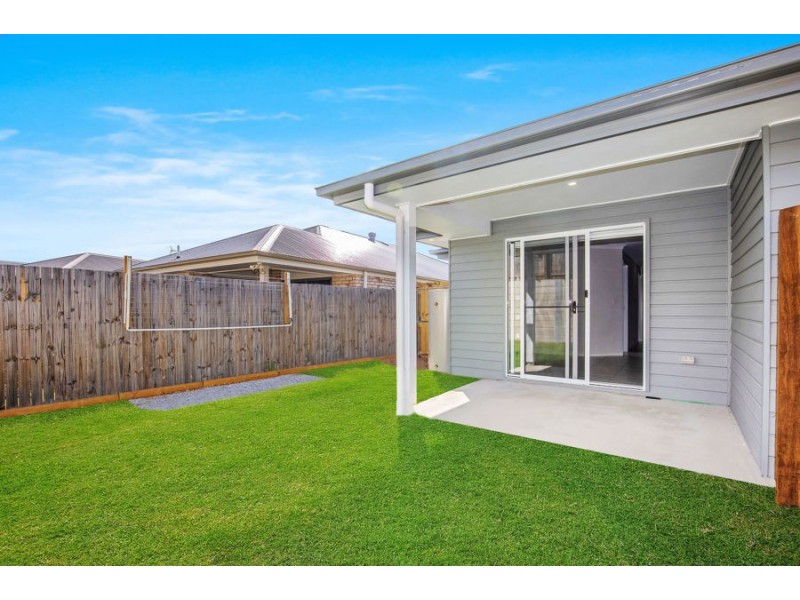 1/71 Village Blvd, Pimpama QLD 4209