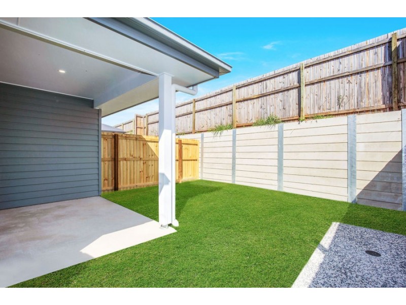 1/71 Village Blvd, Pimpama QLD 4209