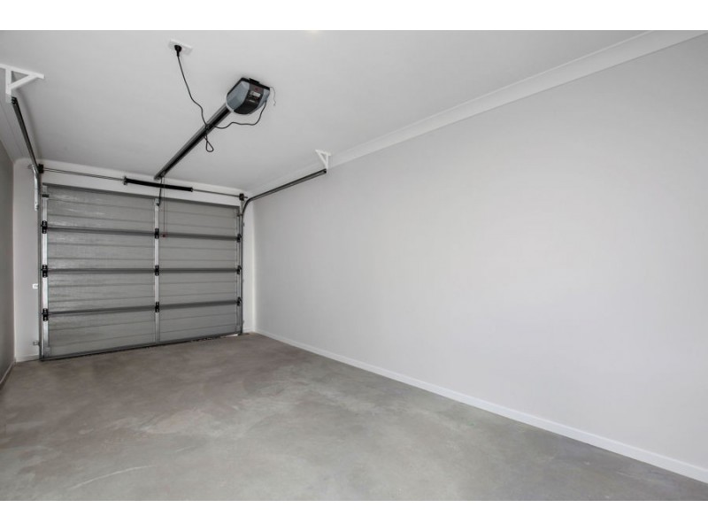 1/71 Village Blvd, Pimpama QLD 4209
