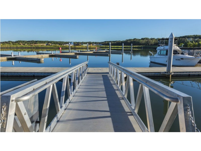 Hope Island QLD 4212