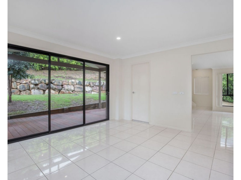 2/6 Morning Sun Court, Maudsland QLD 4210