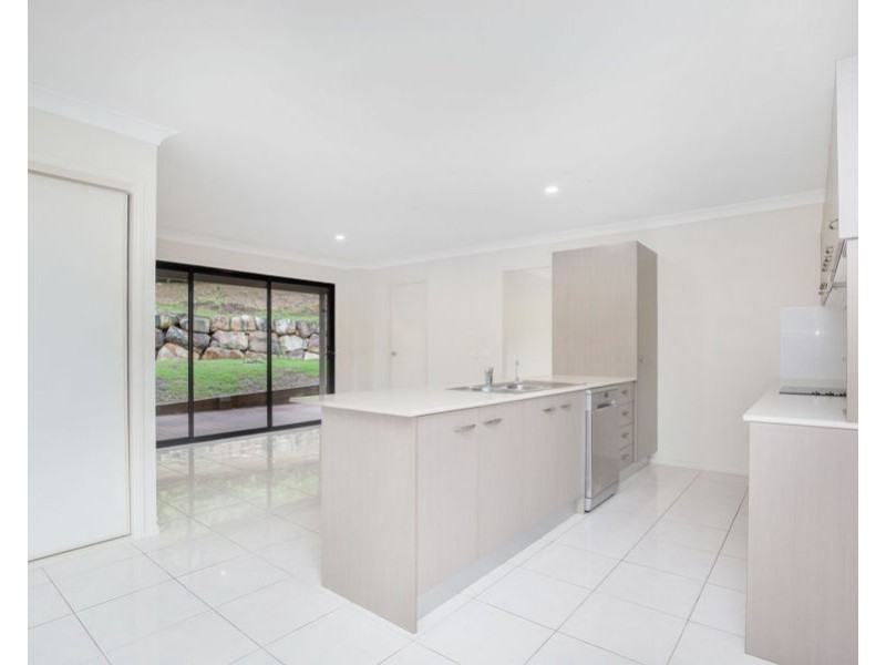 2/6 Morning Sun Court, Maudsland QLD 4210