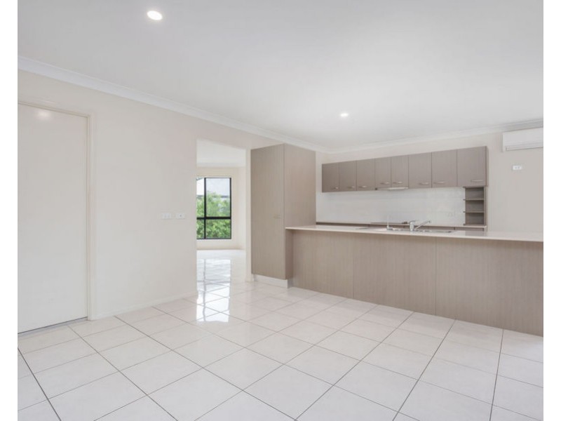 2/6 Morning Sun Court, Maudsland QLD 4210
