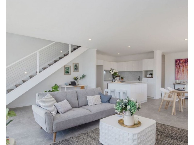 8 / 79-81 Macadie Way, Merrimac QLD 4226