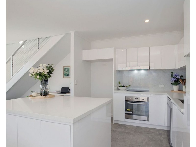 8 / 79-81 Macadie Way, Merrimac QLD 4226