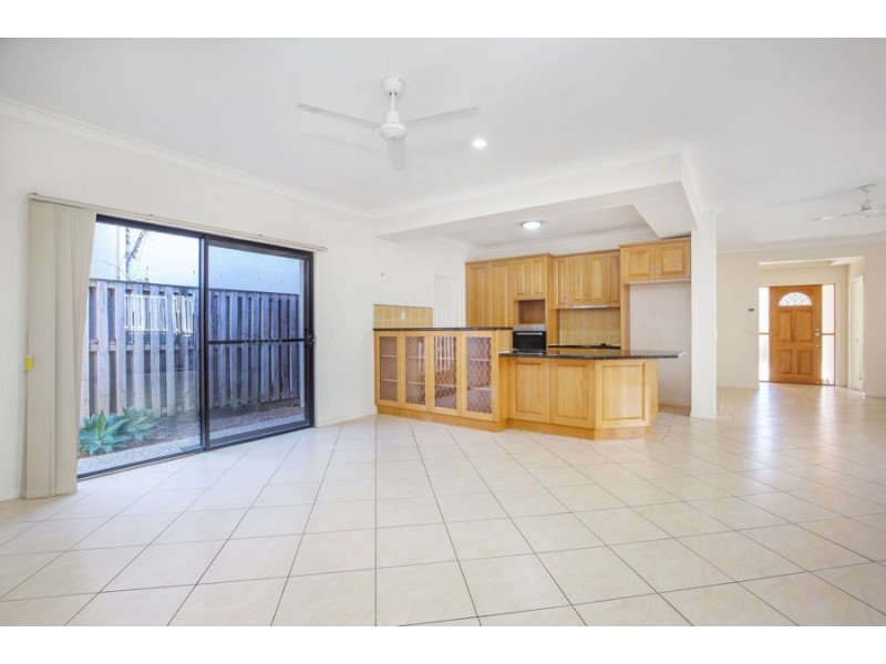 29 Lantau Crescent, Varsity Lakes QLD 4227