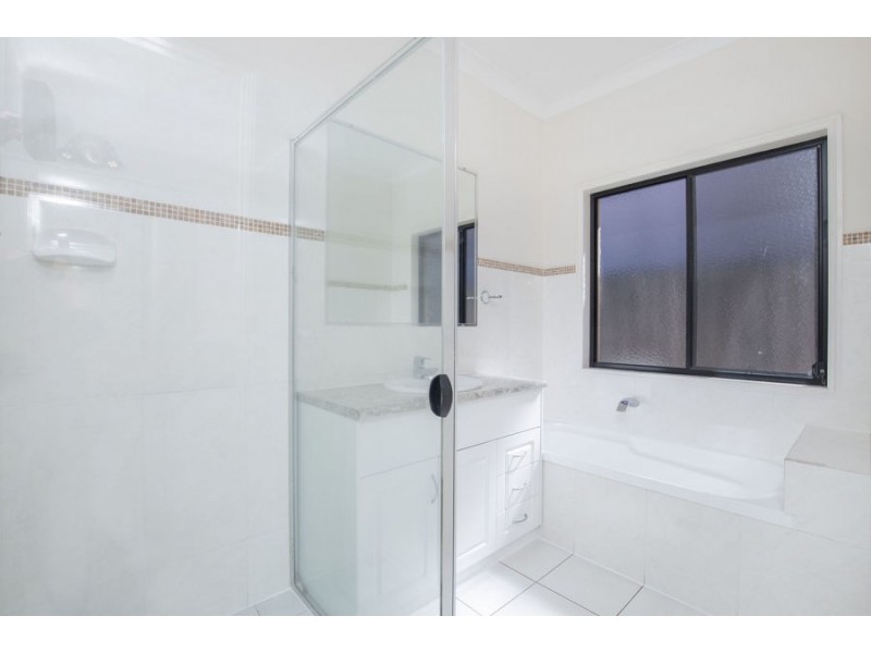 29 Lantau Crescent, Varsity Lakes QLD 4227