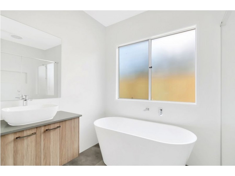 Ormeau Hills QLD 4208