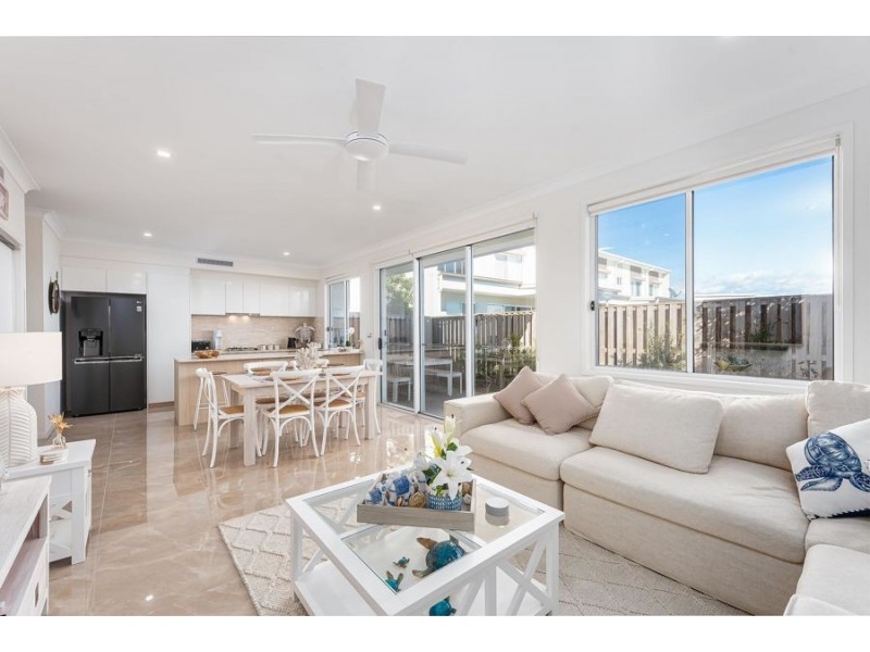 10/6 Park Cove Boulevard, Hope Island QLD 4212