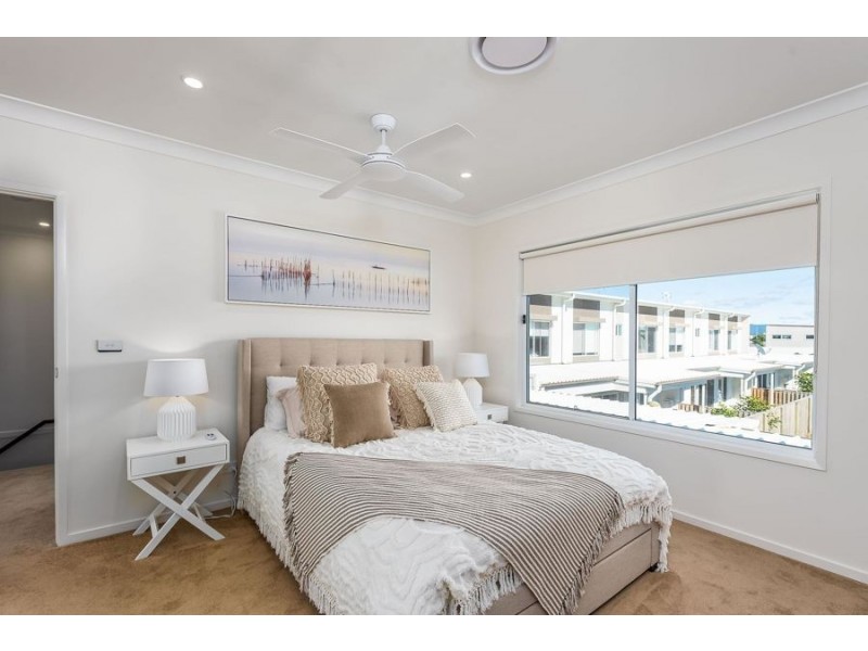 10/6 Park Cove Boulevard, Hope Island QLD 4212