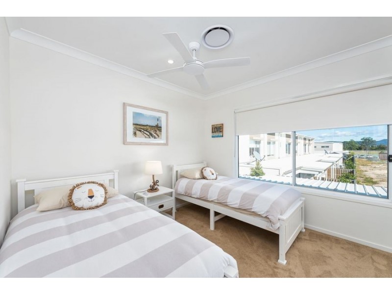 10/6 Park Cove Boulevard, Hope Island QLD 4212