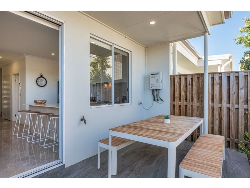 10/6 Park Cove Boulevard, Hope Island QLD 4212