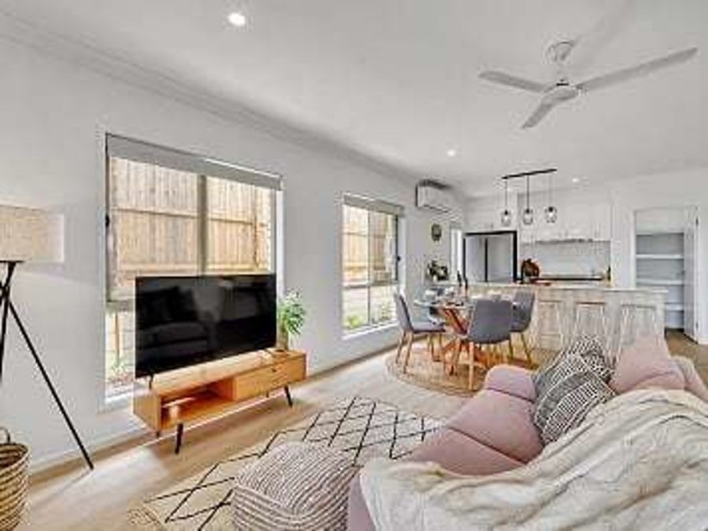 77 Middleton Park, Logan Reserve QLD 4133