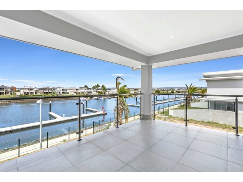 25 Park Cove Blvd, Hope Island QLD 4212