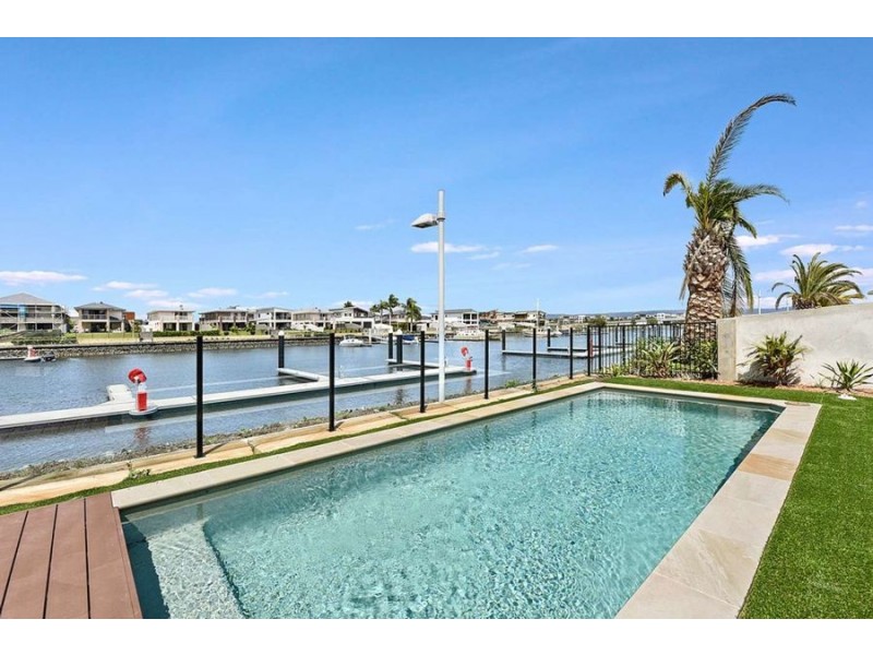 25 Park Cove Blvd, Hope Island QLD 4212