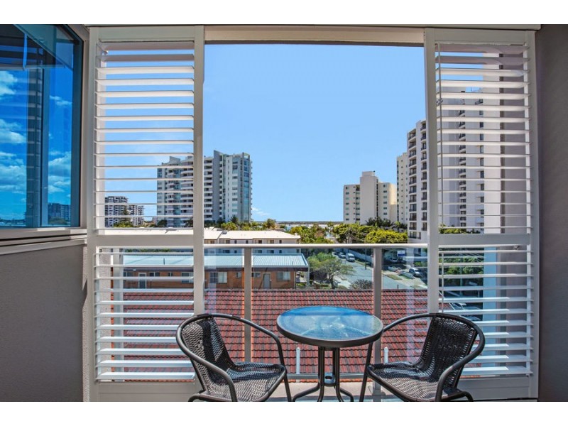 408/20 Labrador Street, Labrador QLD 4215